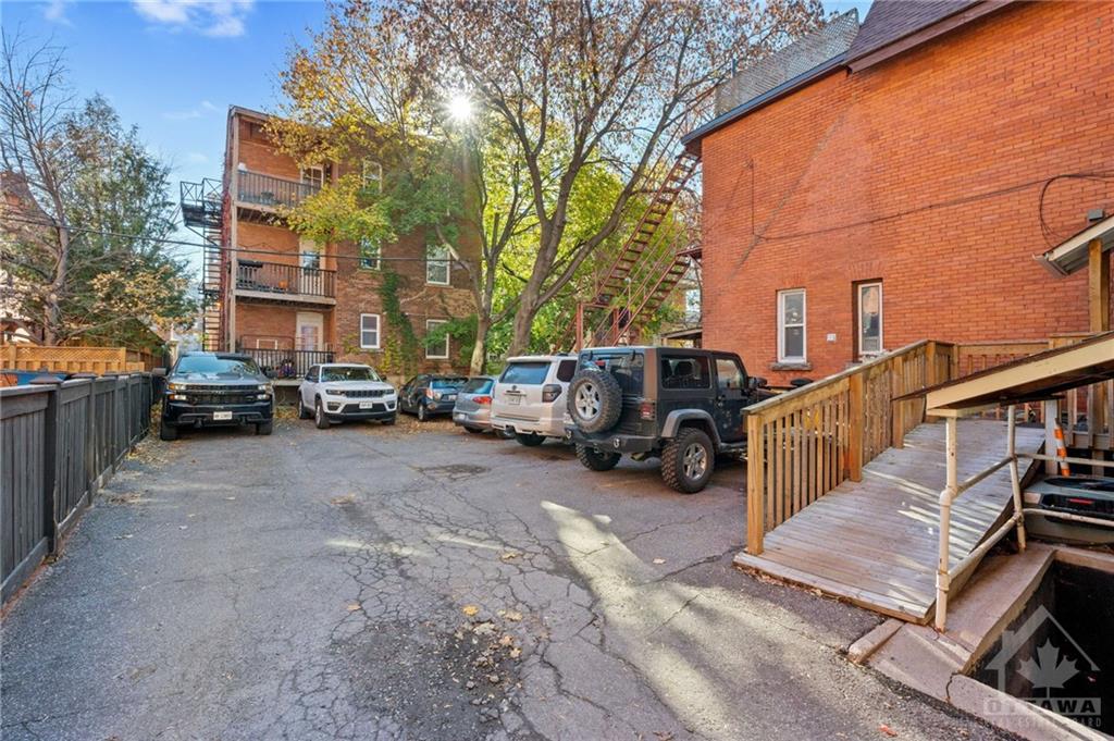 346 WAVERLEY Street