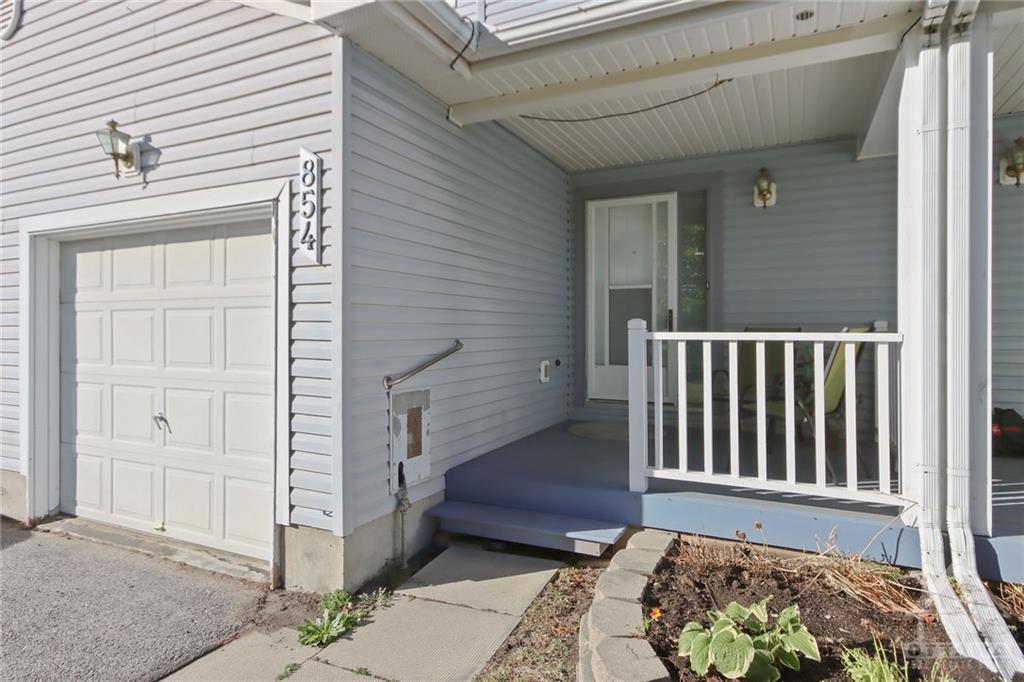 854 MALEY Street