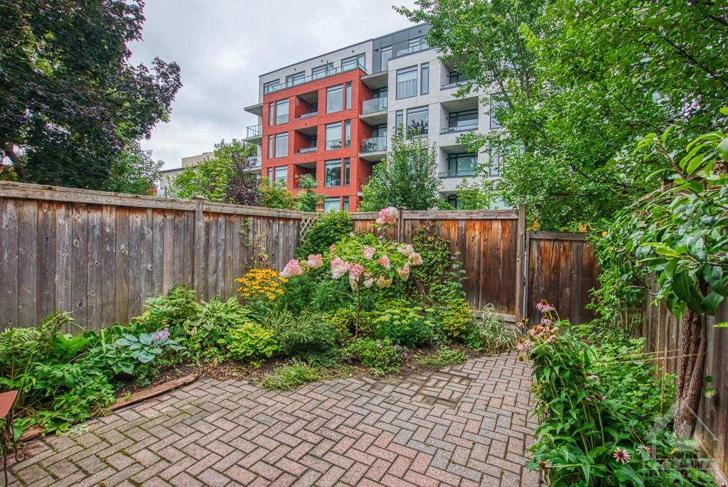 43 STRATHCONA Avenue