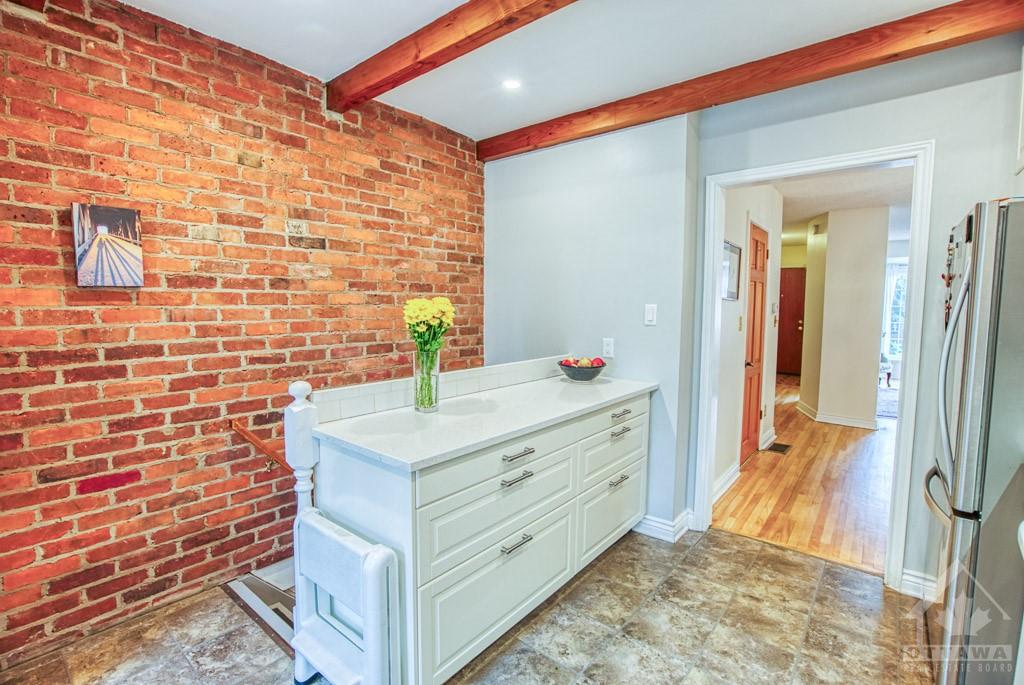 43 STRATHCONA Avenue