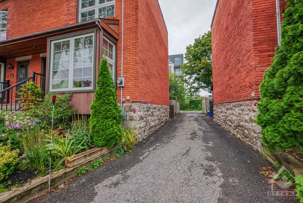 43 STRATHCONA Avenue