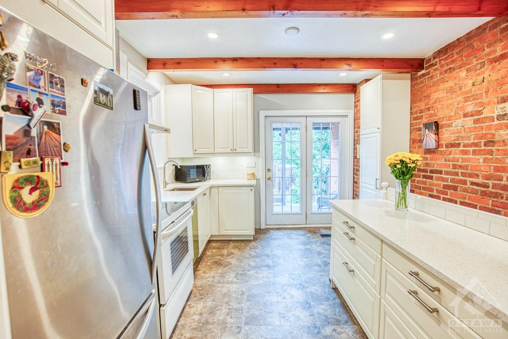 43 STRATHCONA Avenue