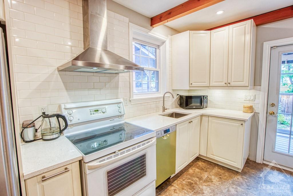 43 STRATHCONA Avenue