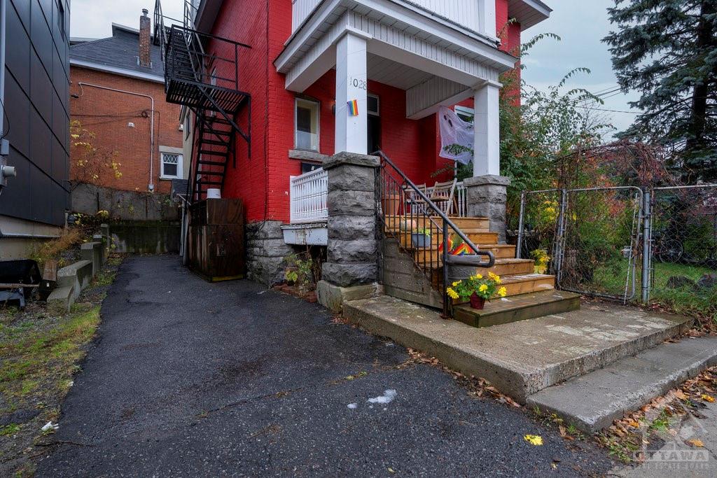 1028 GLADSTONE Avenue