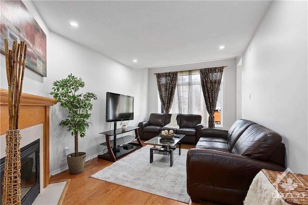 640 ABERFOYLE Circle