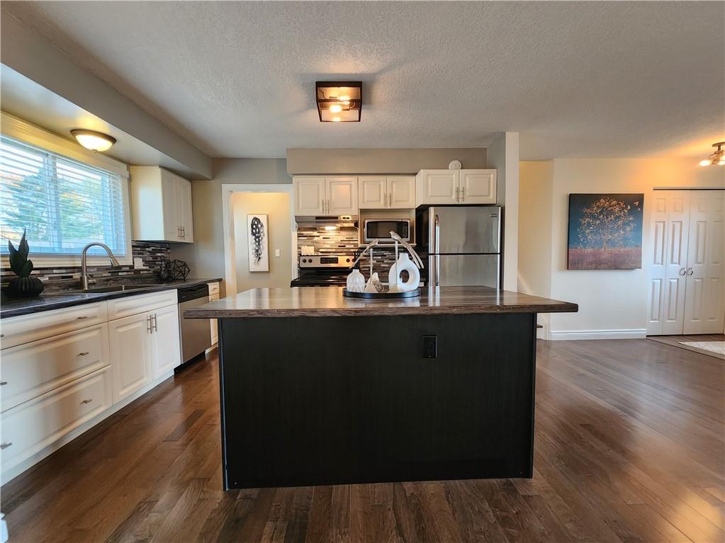 40 MEIGHEN Crescent