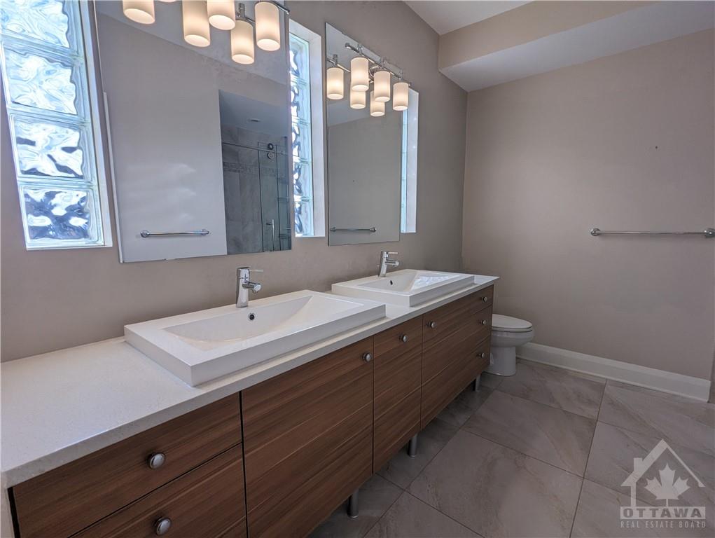 365 ATHLONE Avenue, #4
