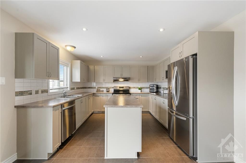 107 VALLIER Way
