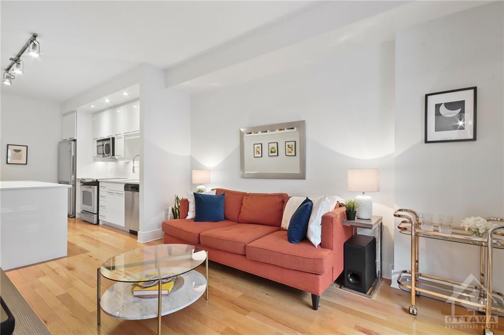 101 RICHMOND Road, #401