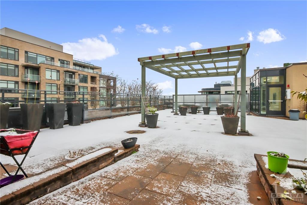 101 RICHMOND Road, #401