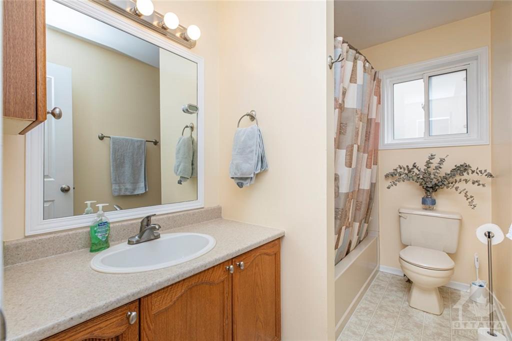 1536 DES GRIVES Crescent