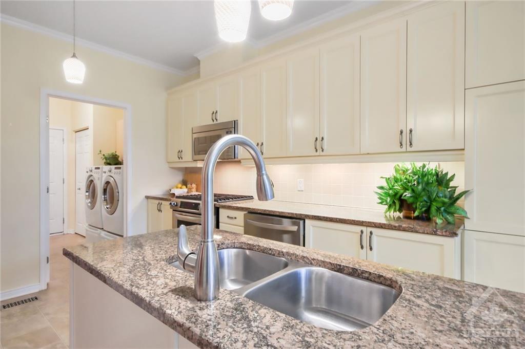 905 BURWASH LANDING Bay