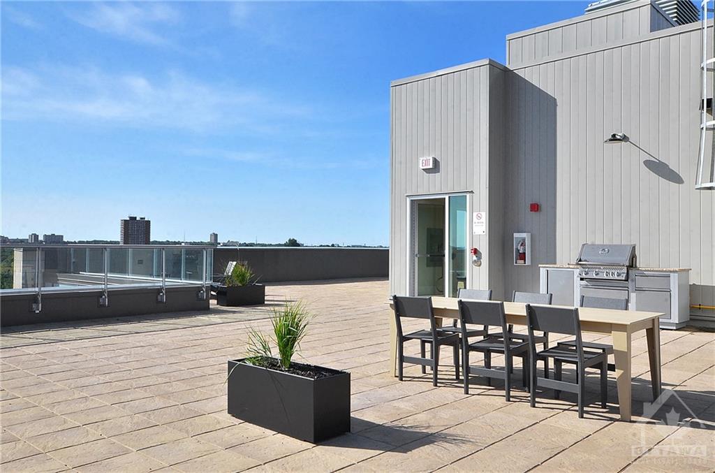 98 RICHMOND Road, #205