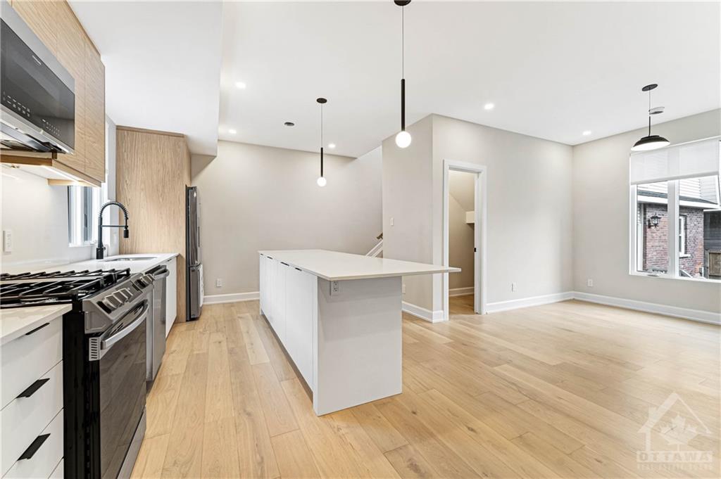294 DUNCAIRN Avenue, #A