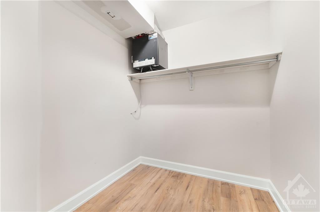 294 DUNCAIRN Avenue, #B