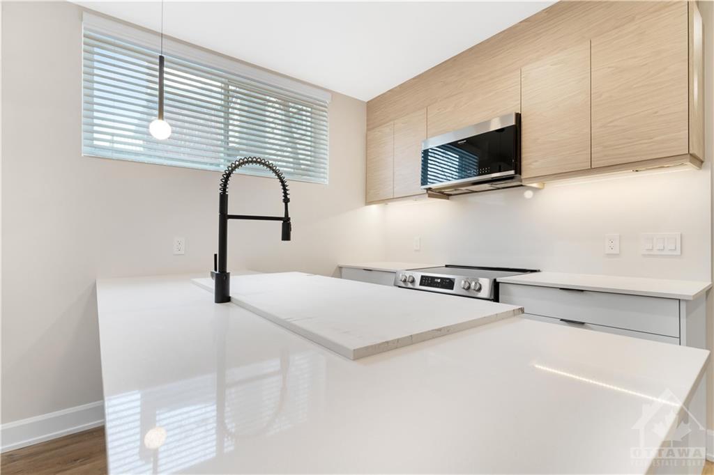 294 DUNCAIRN Avenue, #B