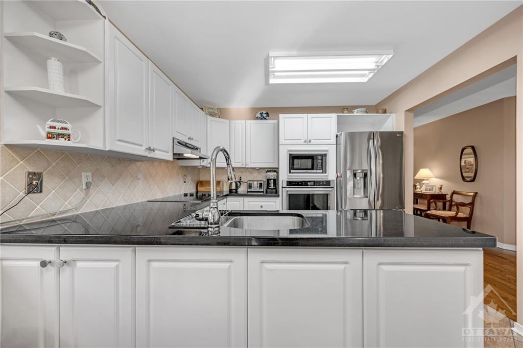 6247 RAVINE Way