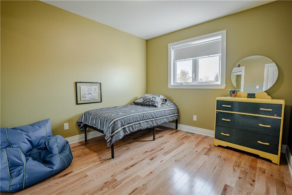 1113 CLEMENT Court