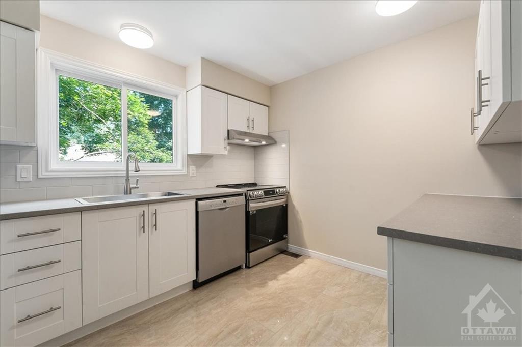 13 FOXFIELD Drive