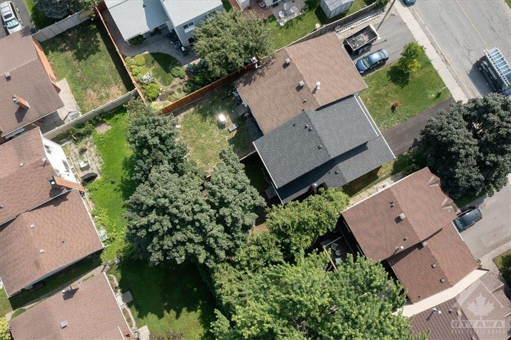 13 FOXFIELD Drive