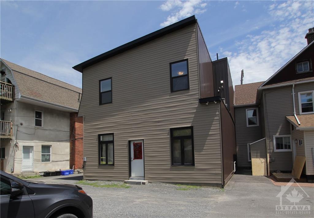 258,260,262,264 BRONSON Avenue