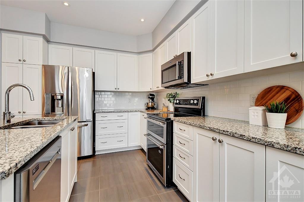 513 FEATHERFOIL Way