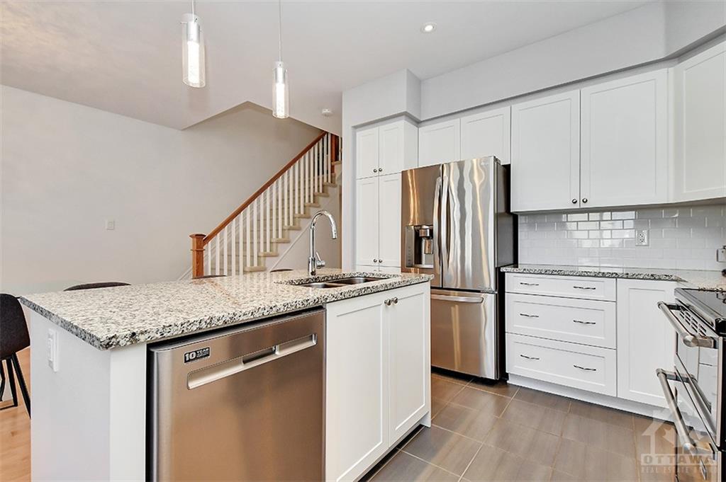 513 FEATHERFOIL Way