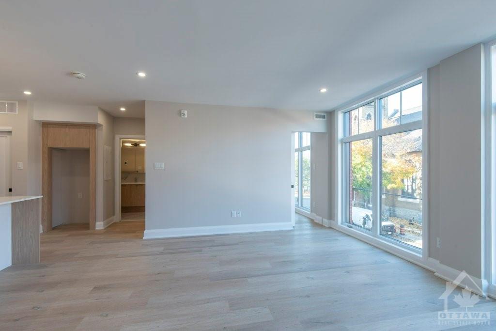 58 FLORENCE Street, #3