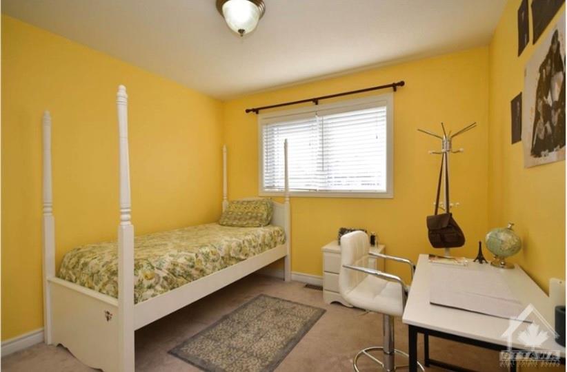332 FAIRLAKES Way