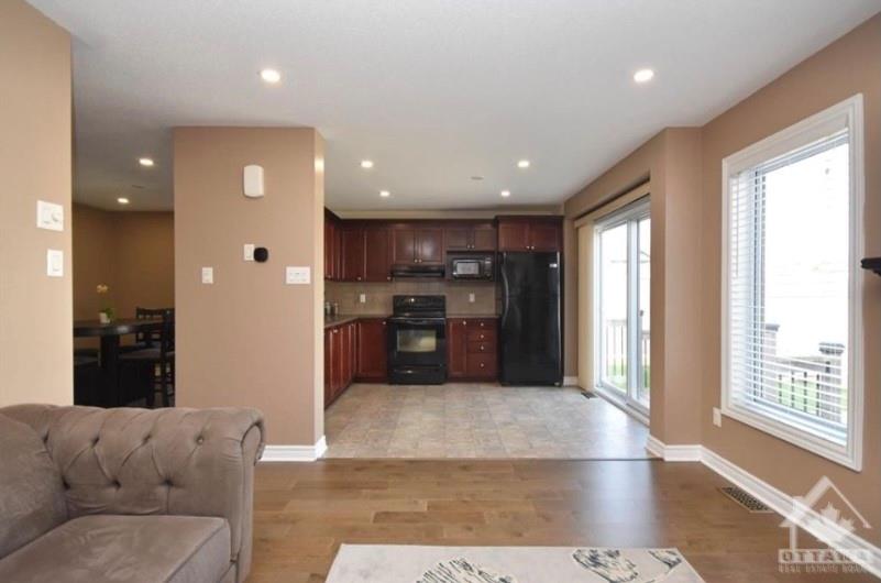 332 FAIRLAKES Way