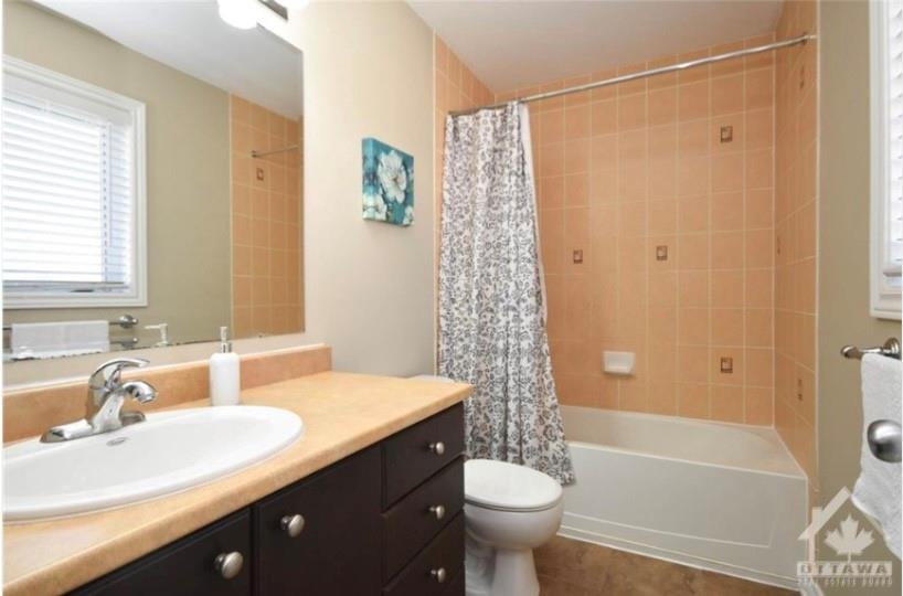 332 FAIRLAKES Way