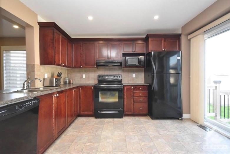 332 FAIRLAKES Way