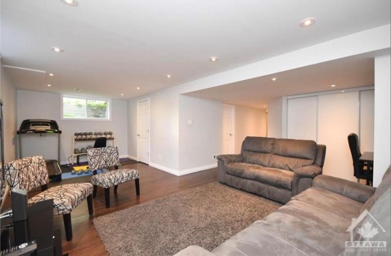 332 FAIRLAKES Way