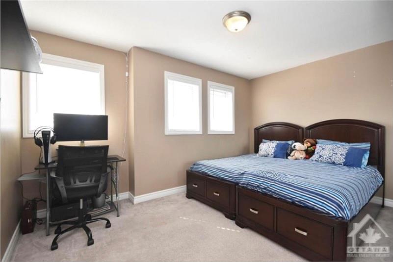 332 FAIRLAKES Way