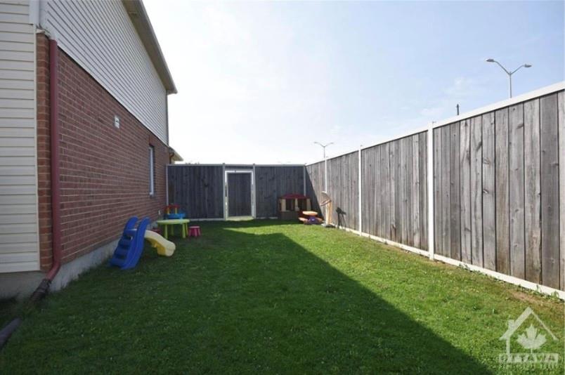 332 FAIRLAKES Way