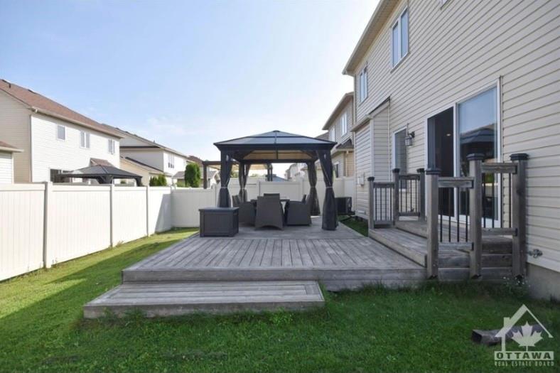 332 FAIRLAKES Way