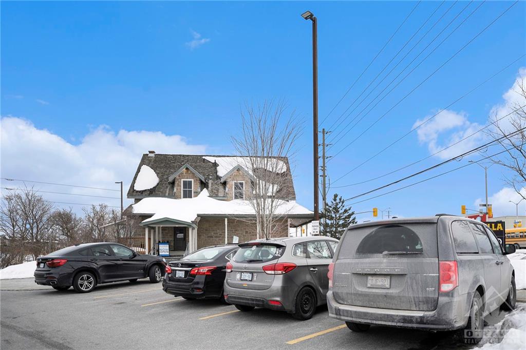806 MARCH Road
