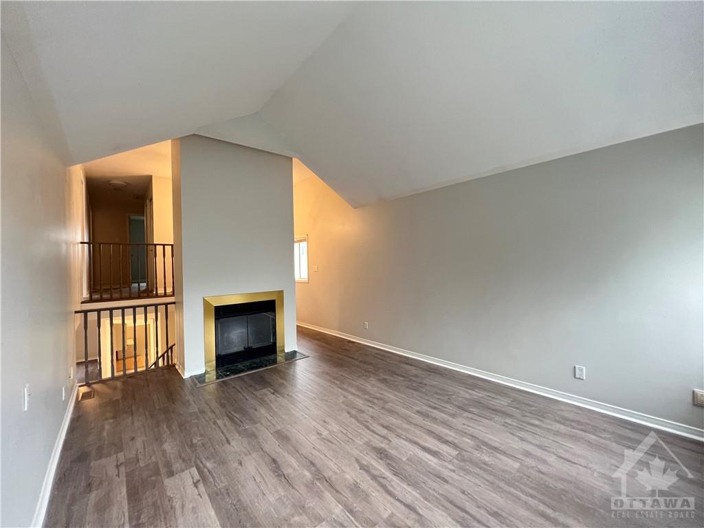 55 WOODFORD Way