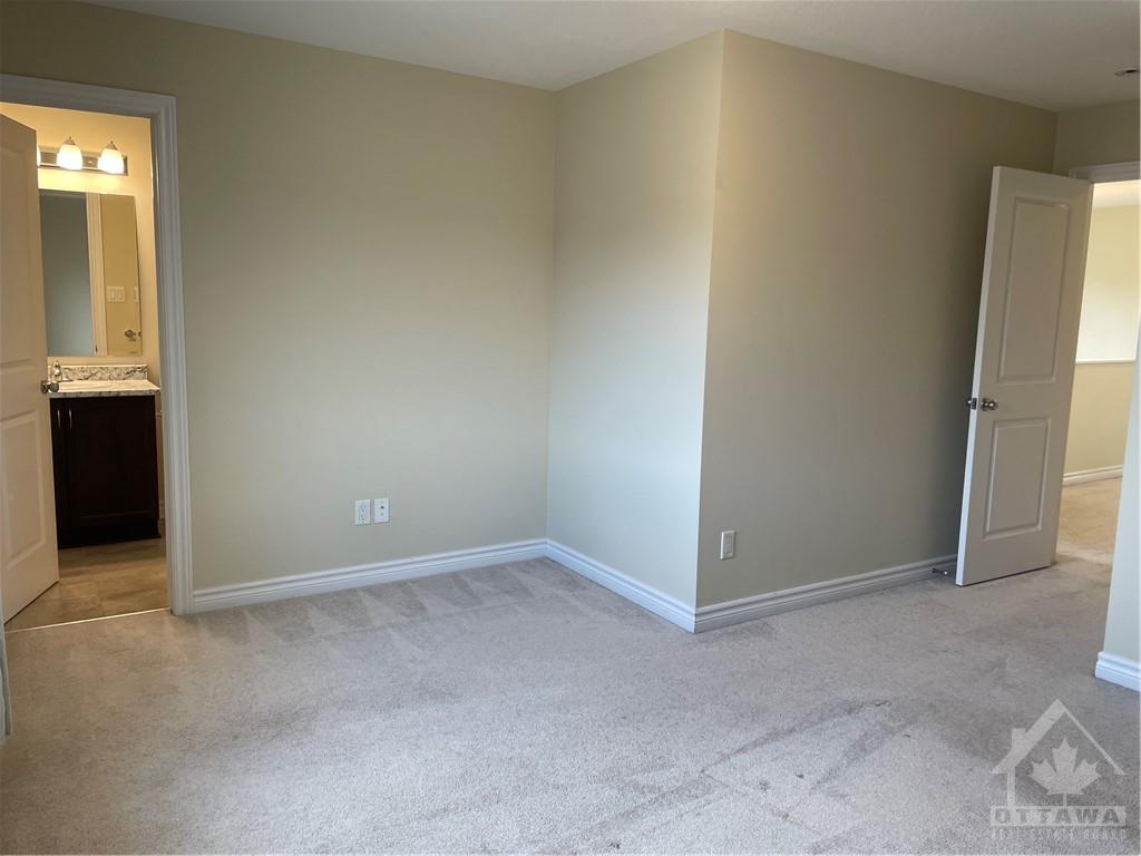 190 BANDELIER Way