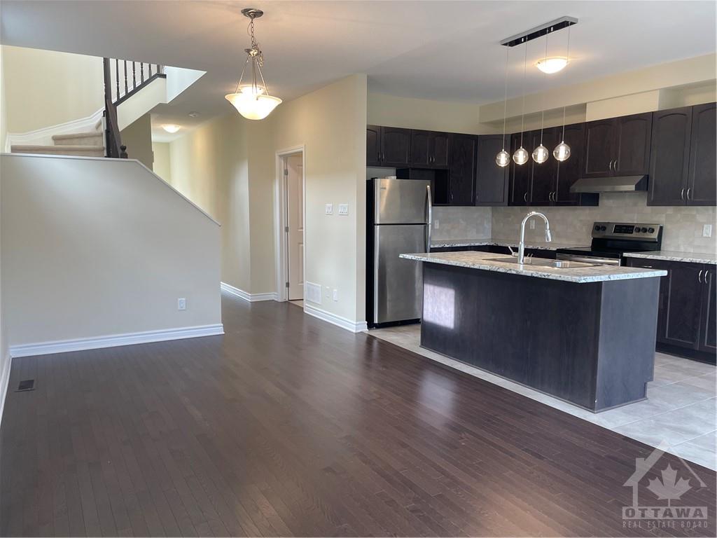 190 BANDELIER Way