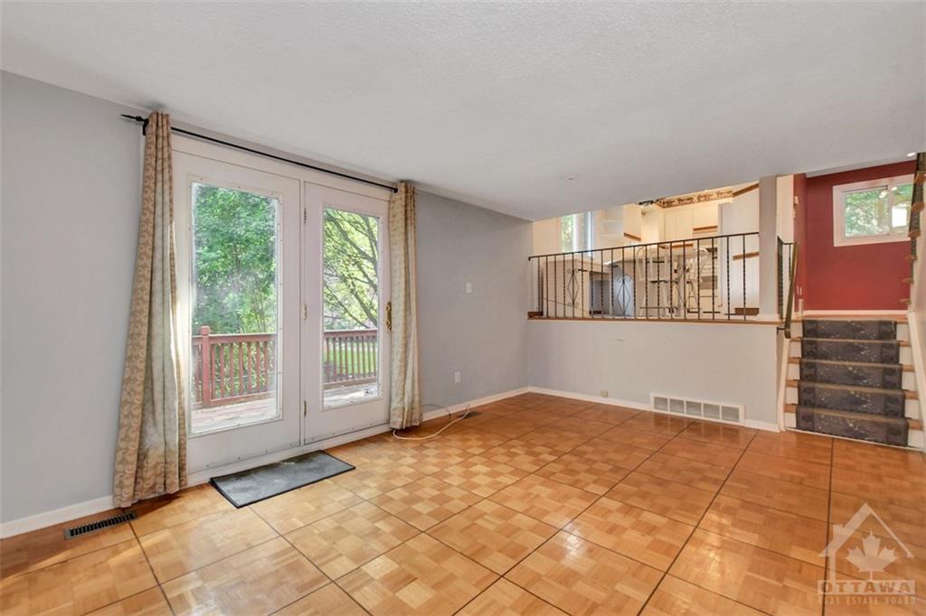 16 EASTPARK Drive