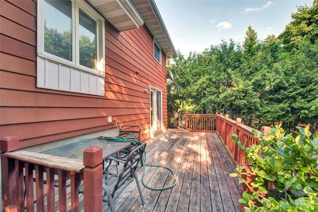 16 EASTPARK Drive