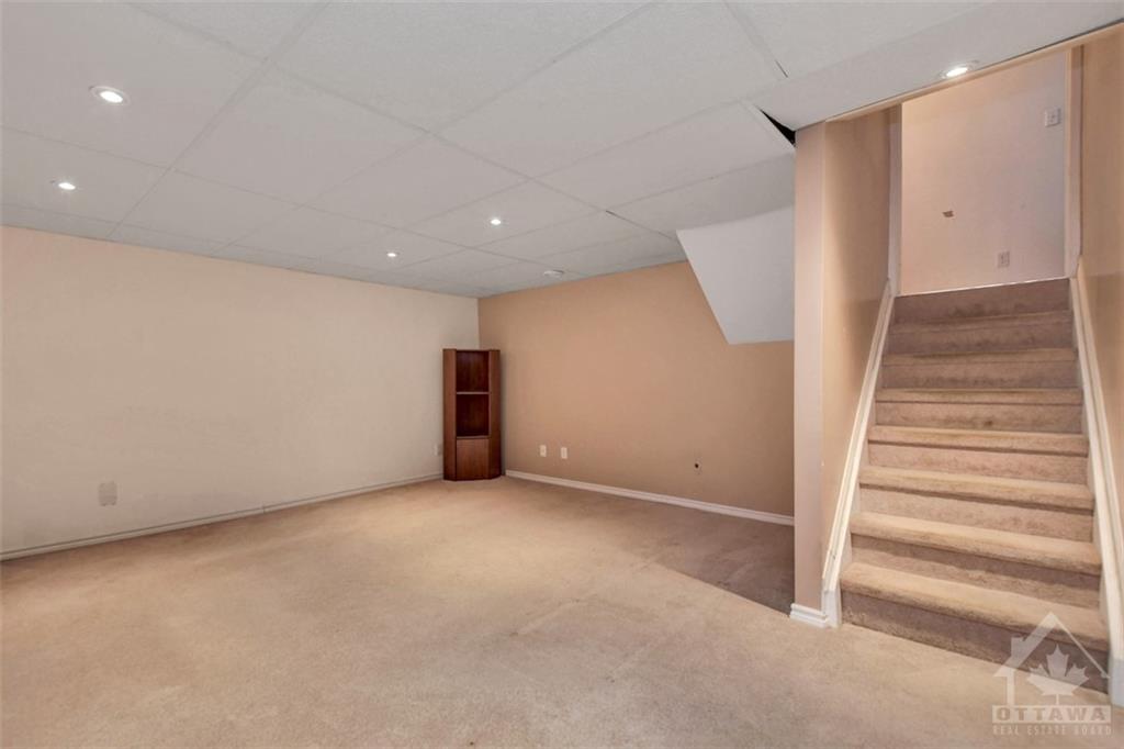 16 EASTPARK Drive