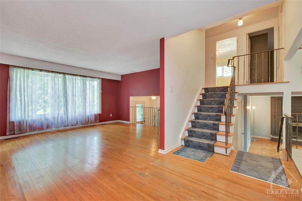16 EASTPARK Drive