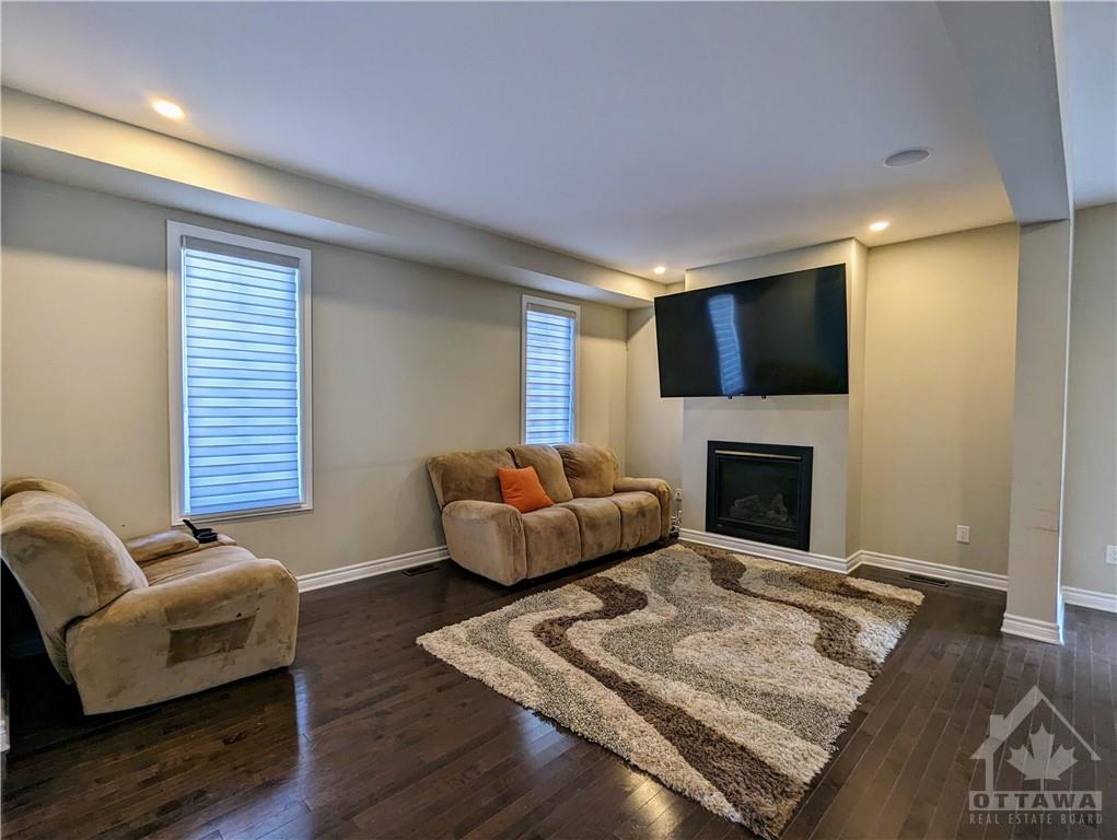 208 ALEX POLOWIN Avenue