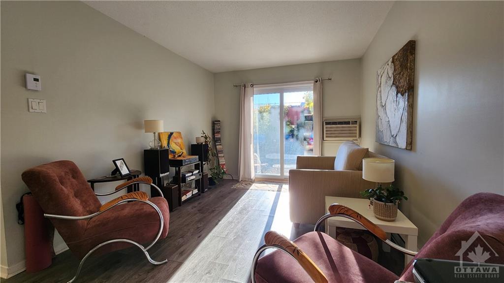 522 RIVERDALE Avenue, #2