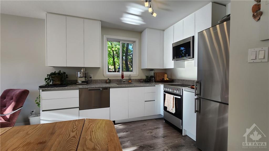 522 RIVERDALE Avenue, #2