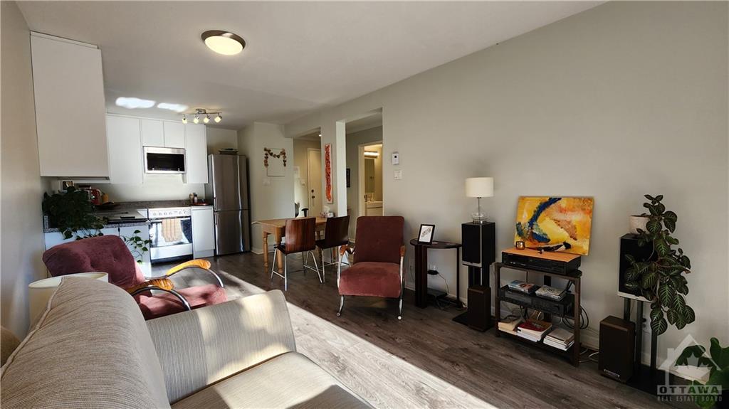 522 RIVERDALE Avenue, #2