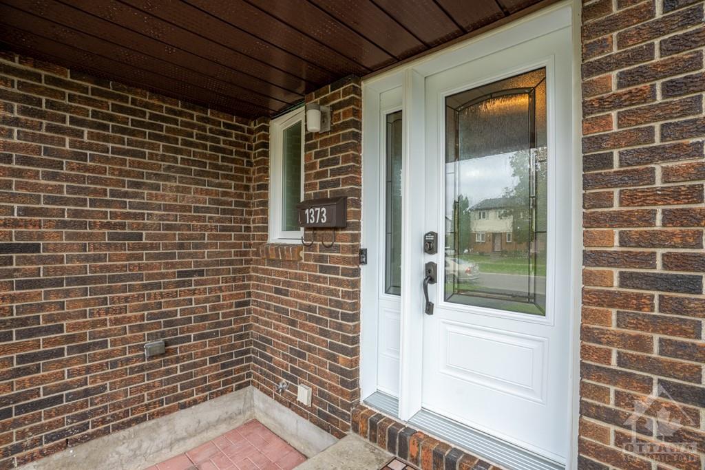 1373 CEDARCROFT Crescent
