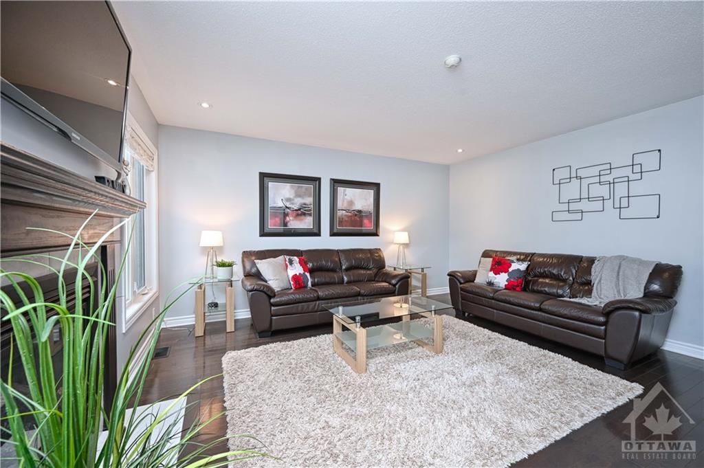 525 CARACOLE Way